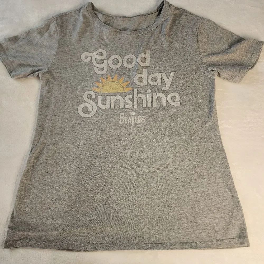 The Beatles Good Day Sunshine Gray Tshirt With Graphics Size Large